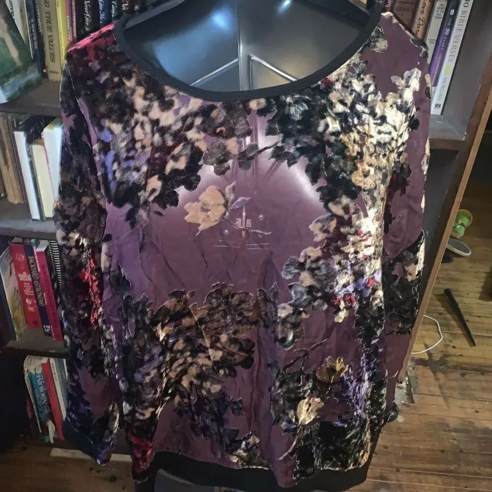 Cacique purple floral velvet semi sheer 14/16 velvet pullover